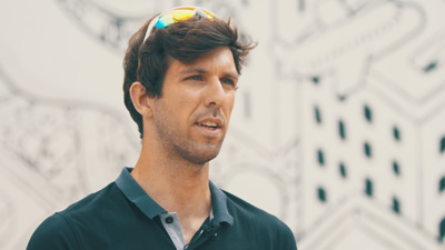 Sergio Viganò, triatleta, durante un'intervista