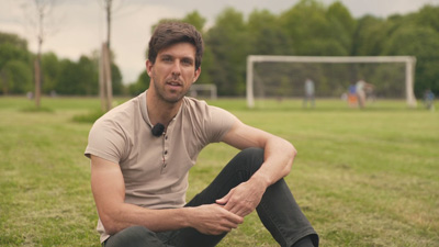 Sergio Viganò, triatleta, durante un'intervista